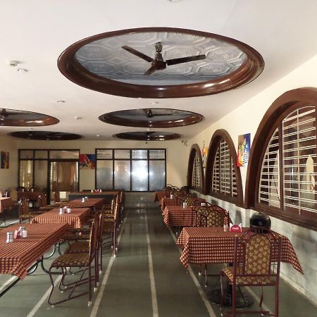 Hotel Ayodhya Nászik Kültér fotó