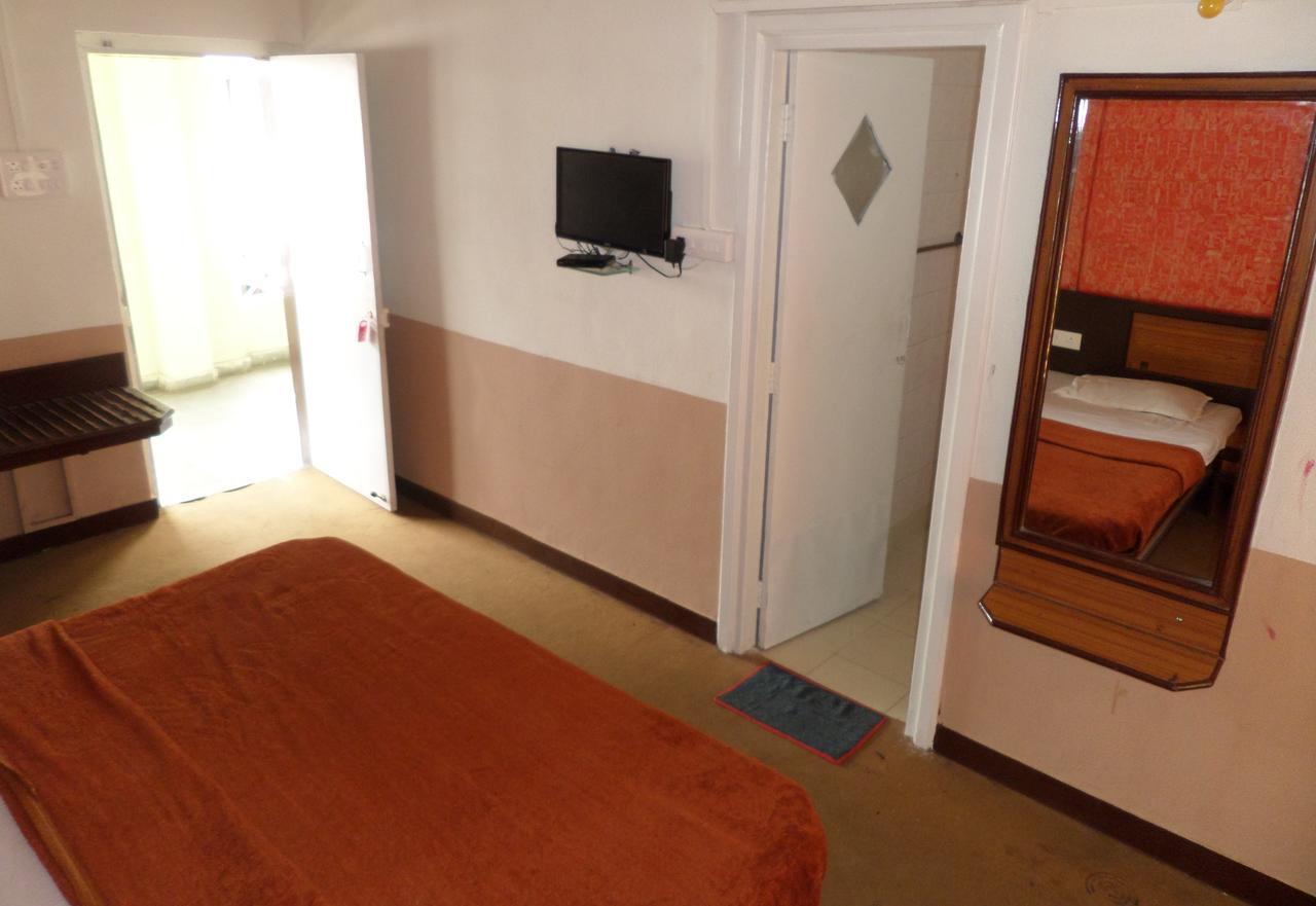 Hotel Ayodhya Nászik Kültér fotó